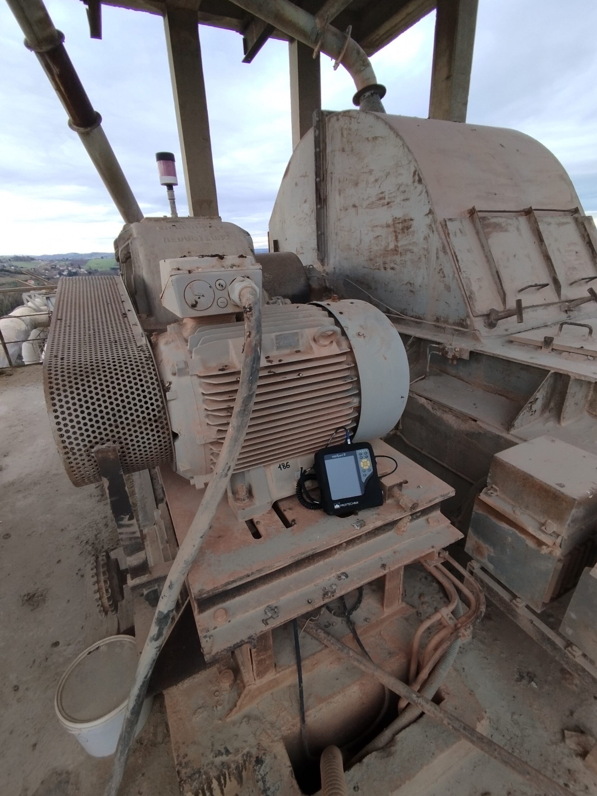 Analyse vibratoire sur moteur, maintenance prédictive par VIBALTEQ