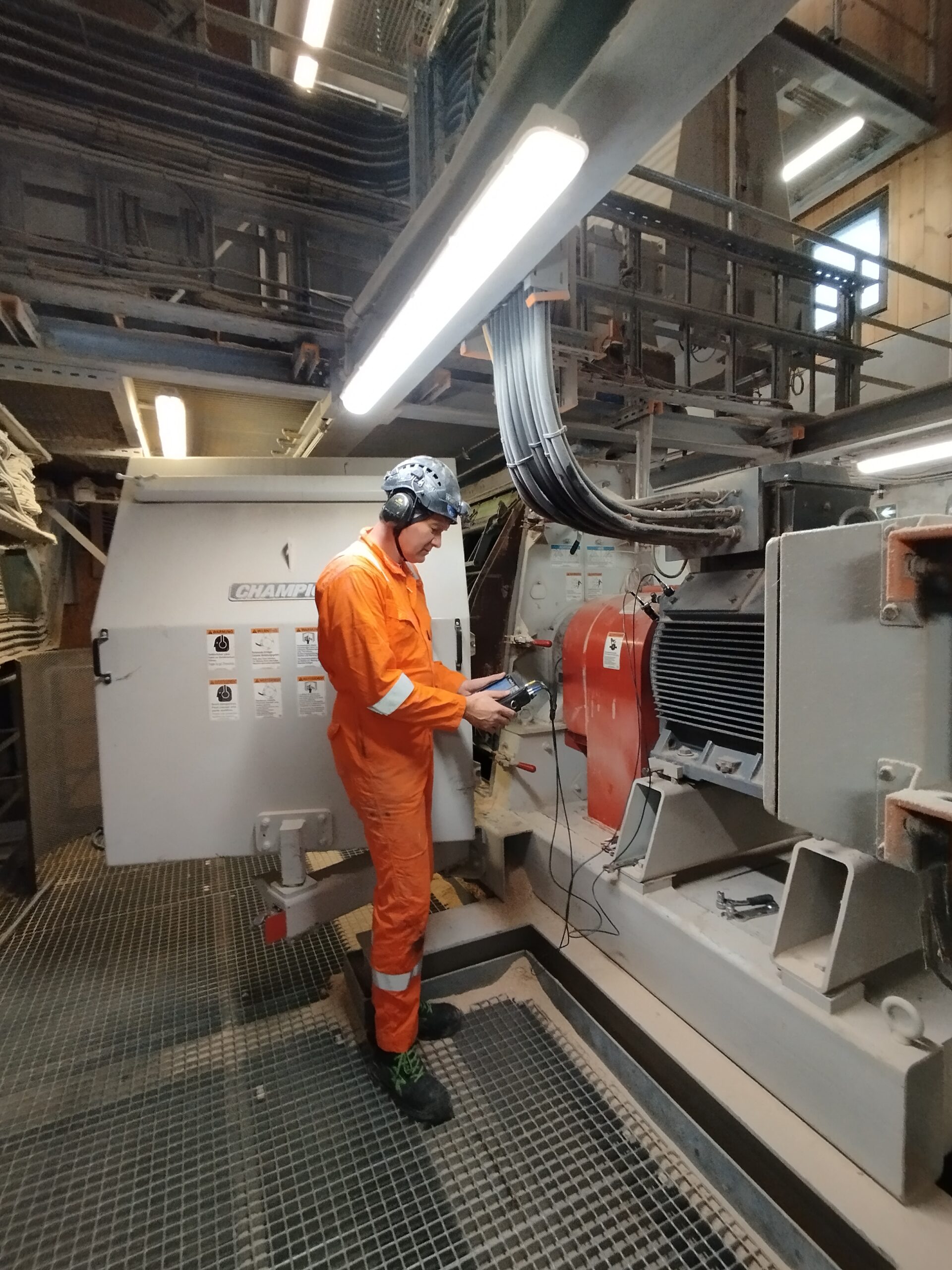 Équilibrage dynamique sur broyeur avec Vibexpert 2 Prüftechnik par VIBALTEQ